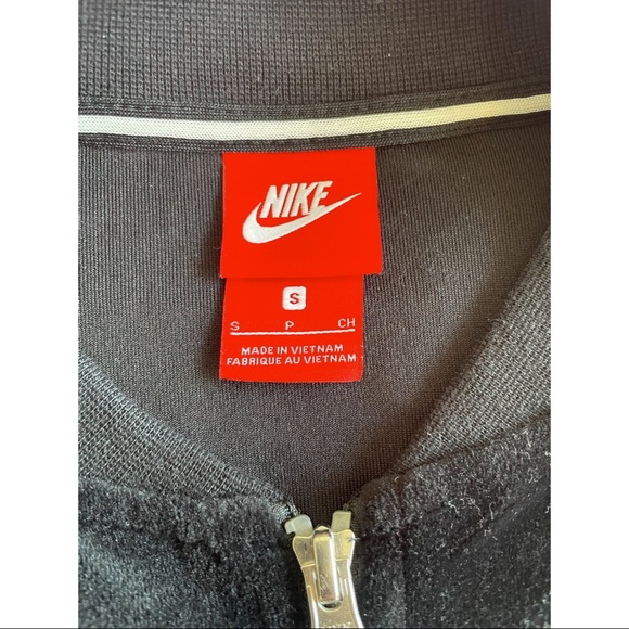 Nike Jacket - Picture 5 of 9